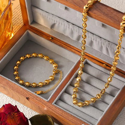 Beaded Necklace: Timeless Elegance and Refinement
